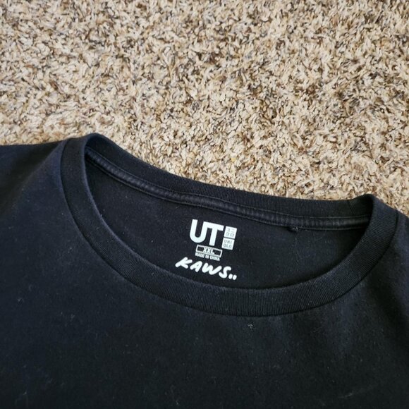 UNIQLO x KAWS T-Shirt Graffiti Art Tee Black XXL Streetwear Skate Grunge - Picture 3 of 5
